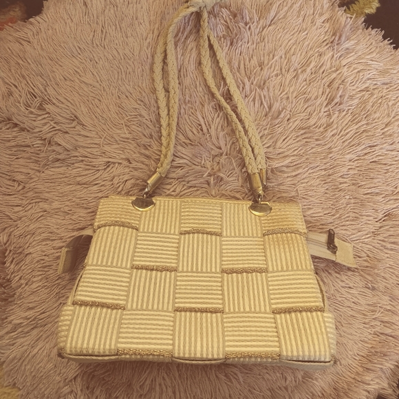 MCM Italian Vintage 60s Cream and Metallic Gold Shoulder Bag - Picture 3 of 9